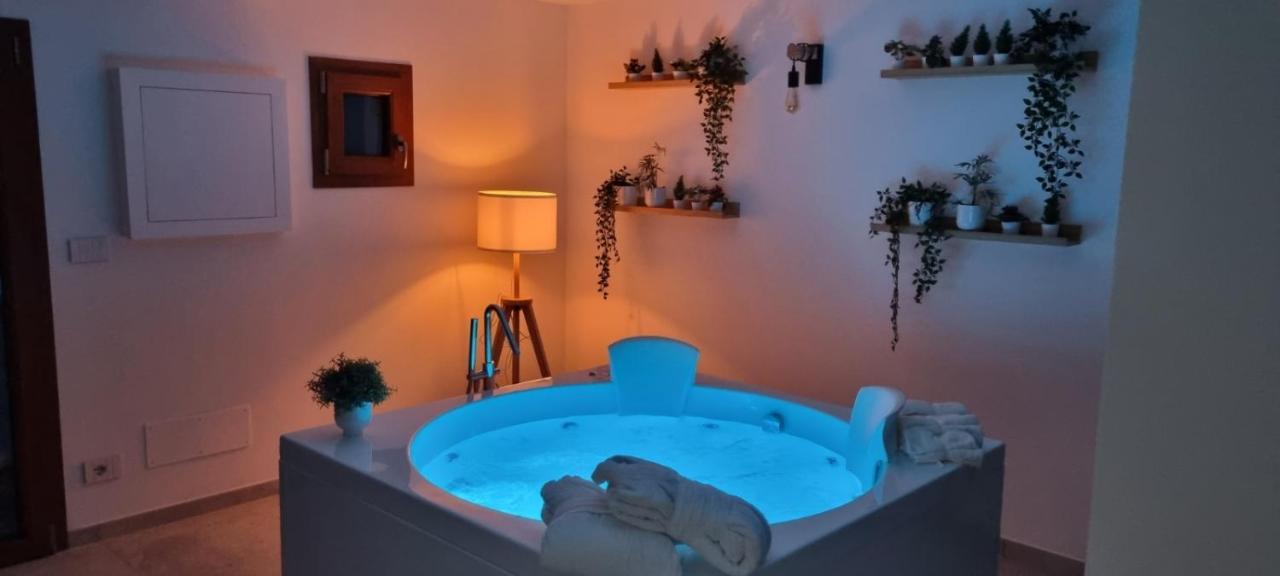 Chalet Sophie - Luxury Chalet Roletto Luaran gambar