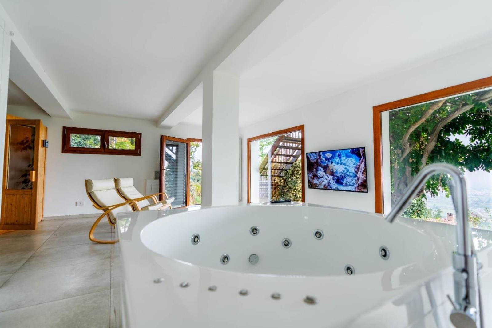 Chalet Sophie - Luxury Chalet Roletto Luaran gambar